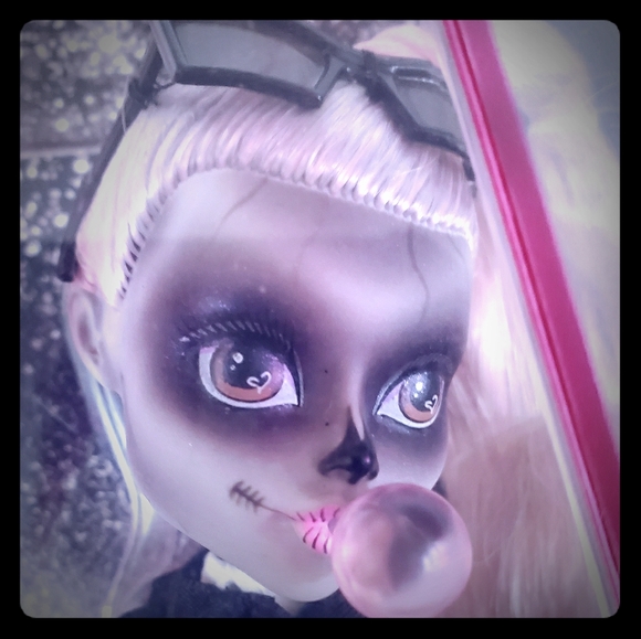 Meet your Posher, Marie - Picture 1 of 2